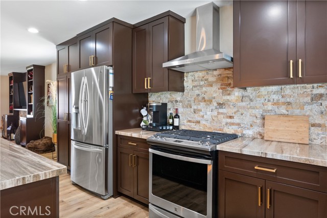 33127 Camelot Drive, Yucaipa CA: https://media.crmls.org/medias/f5c519b4-e89c-402b-87a9-d742e6fc24bc.jpg