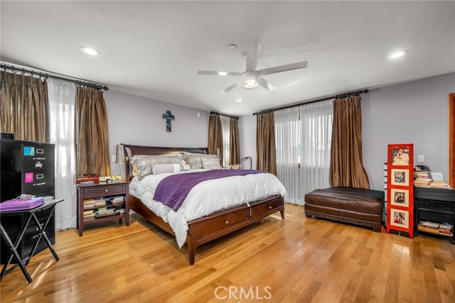 Detail Gallery Image 19 of 31 For 236 8th St, Seal Beach,  CA 90740 - 5 Beds | 5 Baths