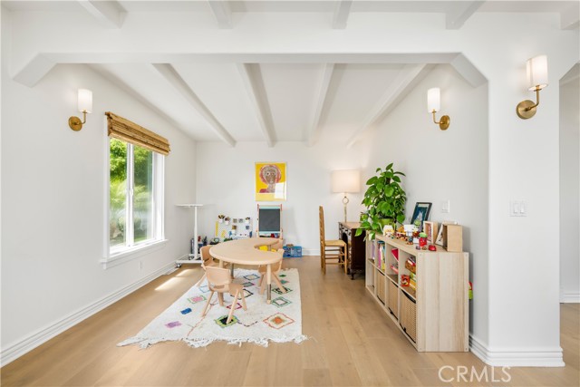 1071 Oro Street, Laguna Beach CA: https://media.crmls.org/medias/f5c56fac-ad8f-4a93-8d2e-6bd16fff62b9.jpg