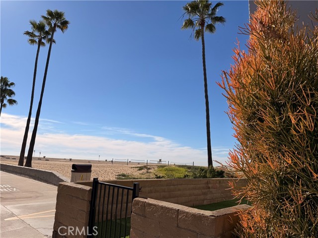 Detail Gallery Image 26 of 32 For 418 #a E Oceanfront, Newport Beach,  CA 92661 - 3 Beds | 2 Baths
