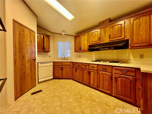 24600 Mountain Ave, Hemet CA: https://media.crmls.org/medias/f5c60795-5507-42c6-825f-95c990e3b2f2.jpg