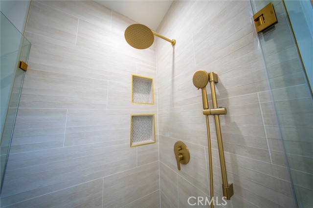 1532 W 22nd Street, Los Angeles CA: https://media.crmls.org/medias/f5c64d9a-7119-431c-b5a3-b0aee43236c3.jpg