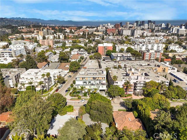 507 Veteran Avenue, Los Angeles CA: https://media.crmls.org/medias/f5c697c2-7d84-48b6-b2ad-8f850eb75578.jpg