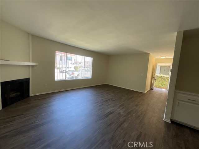 Detail Gallery Image 9 of 17 For 16841 Lynn Ln #B,  Huntington Beach,  CA 92649 - 2 Beds | 2 Baths