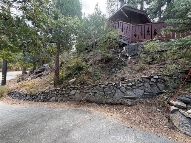 32145 Fern Drive, Running Springs, CA 92382