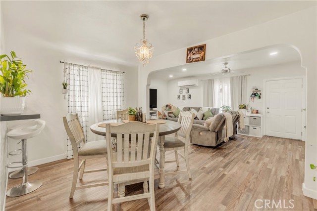 764 W 107th Street, Los Angeles CA: https://media.crmls.org/medias/f5c7daa2-7be3-460f-845e-a400ffed3ac6.jpg