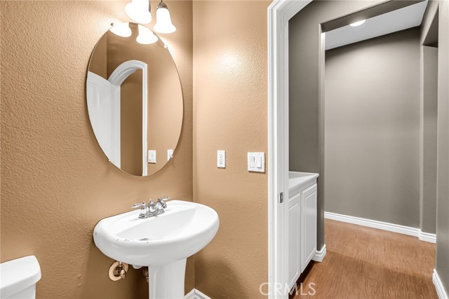 Detail Gallery Image 7 of 39 For 16569 Sugar Ln, Fontana,  CA 92337 - 4 Beds | 2/1 Baths