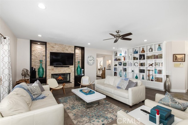 Detail Gallery Image 9 of 40 For 14710 Burwood Dr, Lake Mathews,  CA 92570 - 5 Beds | 3/2 Baths