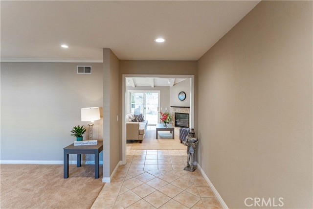 Detail Gallery Image 3 of 26 For 17341 Gibson Cir, Huntington Beach,  CA 92647 - 4 Beds | 3 Baths