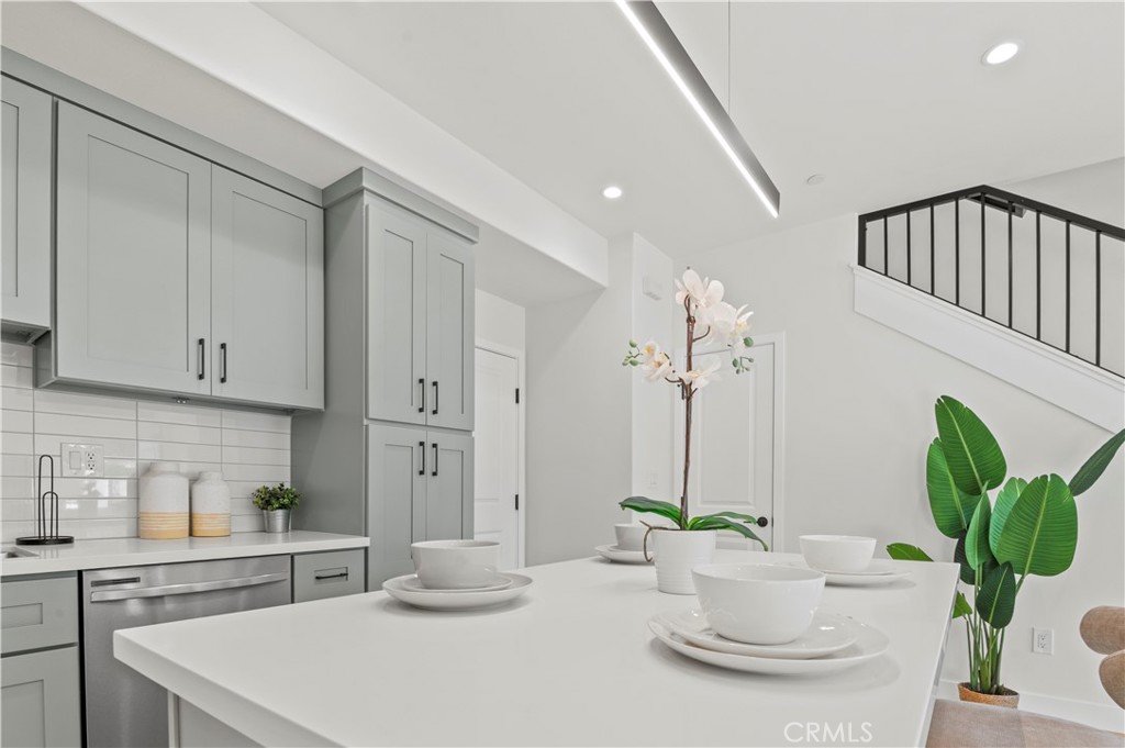 MLS #OC25253896 image #6