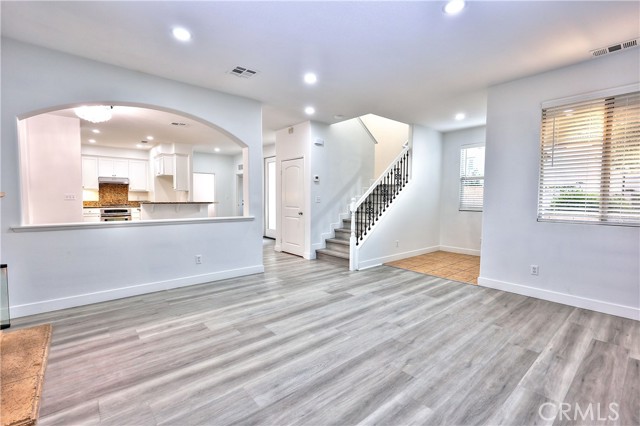 Detail Gallery Image 8 of 36 For 858 Calaveras, Corona,  CA 92878 - 4 Beds | 2/1 Baths