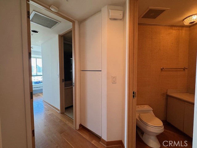 10490 Wilshire Boulevard, Los Angeles CA: https://media.crmls.org/medias/f5cc1771-26fd-4521-8a91-ac6e71690c0d.jpg
