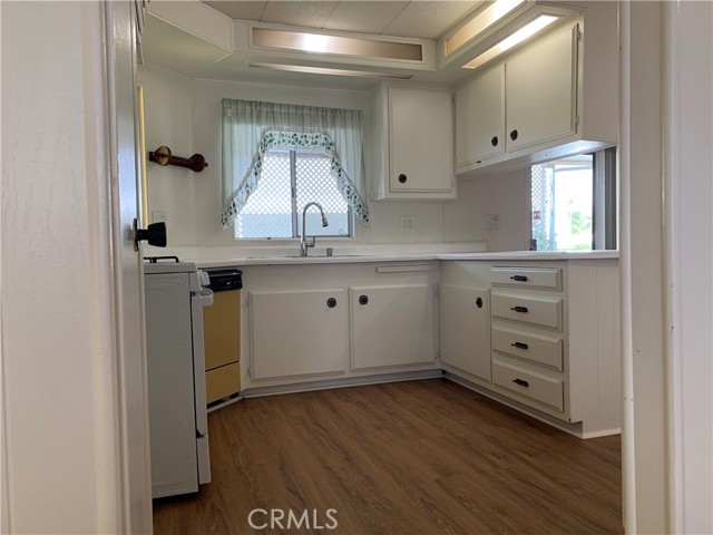 1251 Lugonia, Redlands CA: https://media.crmls.org/medias/f5cc2aa9-f551-4bb8-b22a-799cf750cd93.jpg
