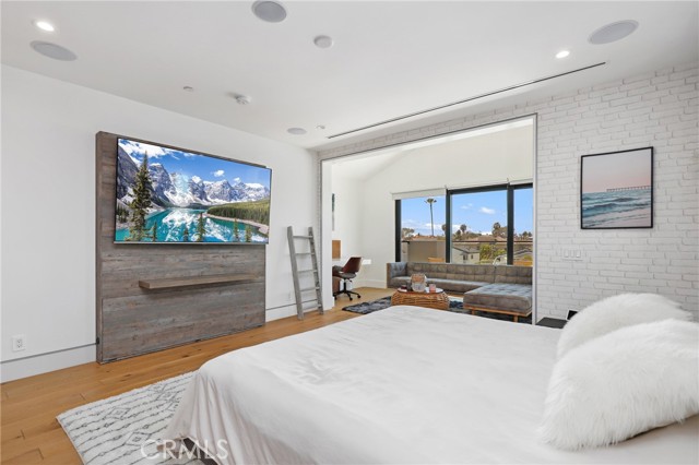620 Huntington Street, Huntington Beach CA: https://media.crmls.org/medias/f5cc993d-fc12-4b34-898b-b183bcd57c6b.jpg