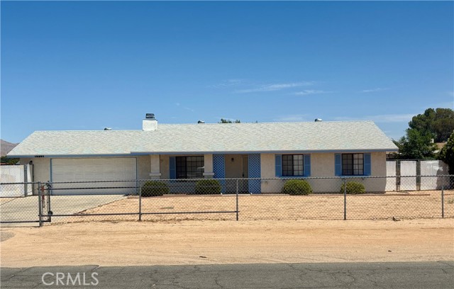 12821 Algonquin Rd., Apple Valley CA: https://media.crmls.org/medias/f5ccc3d7-1001-4b4d-a32c-1af101c88c09.jpg
