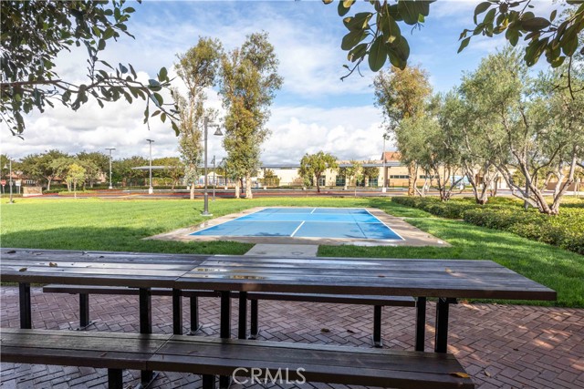 81 Strawberry, Irvine CA: https://media.crmls.org/medias/f5cd091f-d3a1-414d-b621-6f524b465be8.jpg