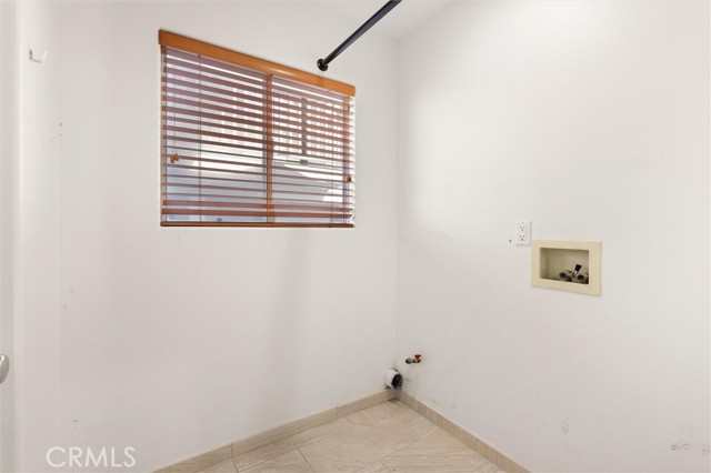 Detail Gallery Image 26 of 35 For 2405 Vanderbilt Ln #C,  Redondo Beach,  CA 90278 - 3 Beds | 2/1 Baths