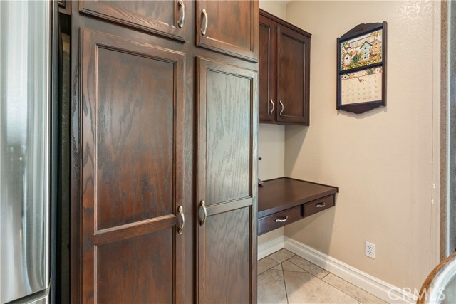 8880 Stony Brook Circle, Riverside CA: https://media.crmls.org/medias/f5cd3bcb-c2c7-4b82-a635-1db9d1aa01a8.jpg