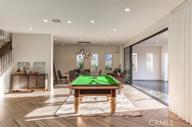 Detail Gallery Image 4 of 24 For 52 Kite, Irvine,  CA 92618 - 6 Beds | 6/1 Baths
