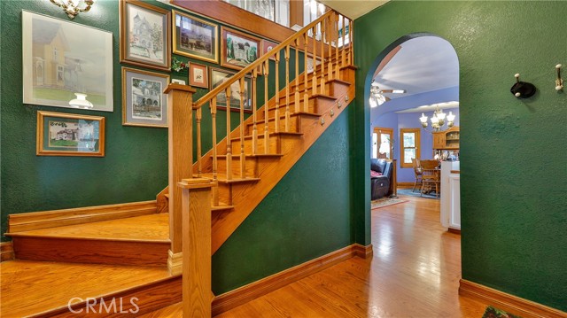 Detail Gallery Image 5 of 50 For 24083 Cresta Dr, Crestline,  CA 92325 - 4 Beds | 2/1 Baths