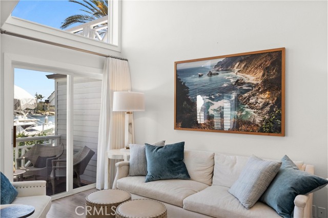 Detail Gallery Image 10 of 50 For 12 Anchorage Way, Newport Beach,  CA 92663 - 2 Beds | 2/1 Baths