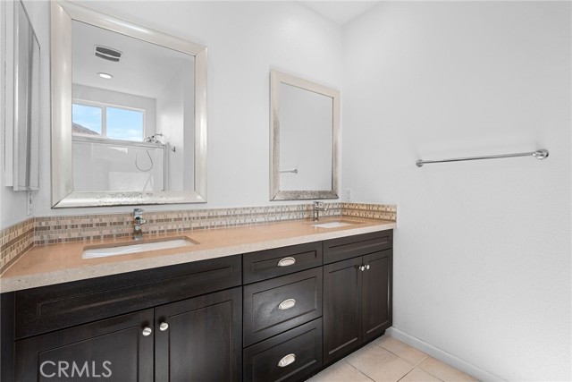 Detail Gallery Image 25 of 34 For 7600 N Courage Way, Van Nuys,  CA 91405 - 4 Beds | 3 Baths
