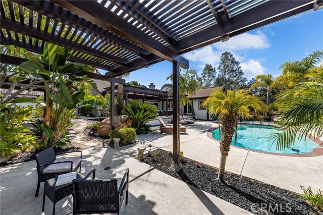 2465 Via Oeste Drive, Fallbrook CA: https://media.crmls.org/medias/f5ce95dc-d1f8-4407-8e34-a4599868a429.jpg