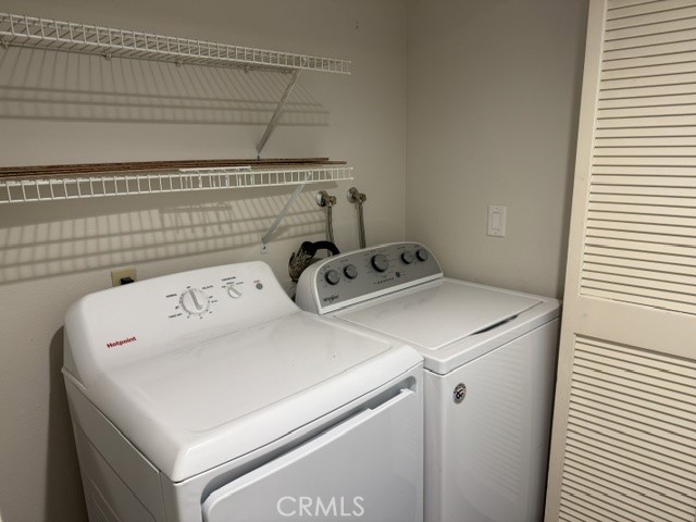 22135 Burbank photo 12