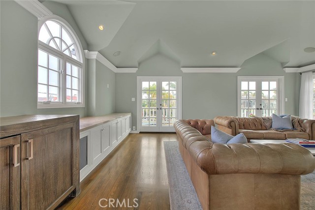 Detail Gallery Image 31 of 59 For 5590 E the Toledo, Long Beach,  CA 90803 - 4 Beds | 4 Baths