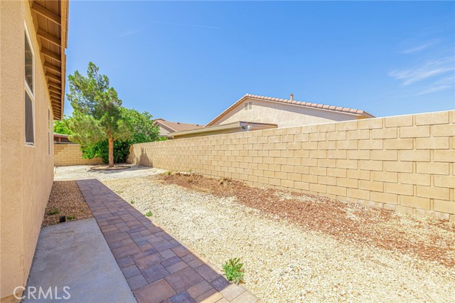 43839 58th W Street, Lancaster CA: https://media.crmls.org/medias/f5cf50a6-5ae4-40d0-842c-d71710f3f614.jpg