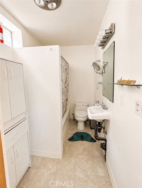 12229 Alta photo 39