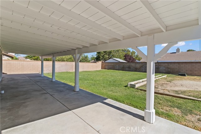 6210 W Avenue J5, Lancaster CA: https://media.crmls.org/medias/f5d02427-76f7-4844-a5ec-1419265a5ce5.jpg
