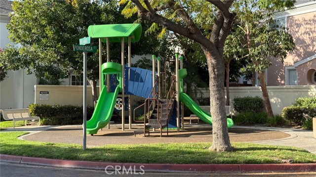 Detail Gallery Image 4 of 18 For 1230 Tustin Grove Dr, Tustin,  CA 92780 - 4 Beds | 2/1 Baths