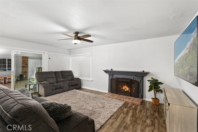 Detail Gallery Image 5 of 29 For 11139 Essex Ave, Montclair,  CA 91763 - 4 Beds | 2/1 Baths