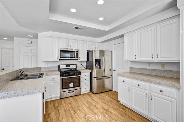 Detail Gallery Image 13 of 30 For 11 Corsica, Irvine,  CA 92614 - 4 Beds | 2/1 Baths
