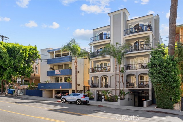 11952 Montana Ave, #203