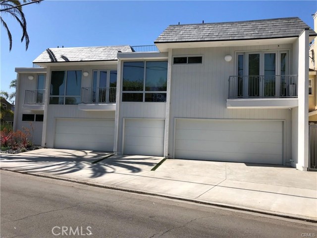 211 12th Street Seal Beach, California Completely renovated in 2018, this sanctuary by the sea features five apartment dwellings with a contemporary European design aesthetic maximizing space and light. The unit mix is diverse featuring one studio unit, three one-bedroom units, and one two-bedroom unit overlooking the Greenbelt in Seal Beach, on a premier oversized corner lot. This complex is a true pride of ownership building with a 170 square foot common area rooftop deck, showcasing expansive views in all directions. All units feature custom cabinetry, built-in refrigerators, microwave/oven combination, quartz countertops, plasma televisions, and wired speakers throughout, washer/dryer, air conditioning, and dishwashers along with privacy shades and 1-car garage parking with storage. Enjoy the best of all worlds - premier tenancy, great income, and an A+ asset and location in one of the top small-town seaside locations.
