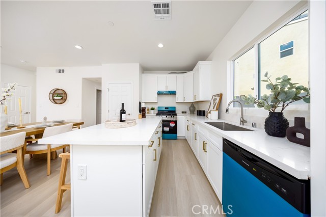 755 Lewis Street, Pomona CA: https://media.crmls.org/medias/f5d28f1c-6156-4bf2-9ca1-0fcd5947c15b.jpg