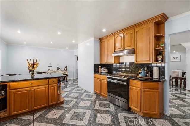 Detail Gallery Image 15 of 45 For 17174 Los Alimos, Granada Hills,  CA 91344 - 4 Beds | 3 Baths