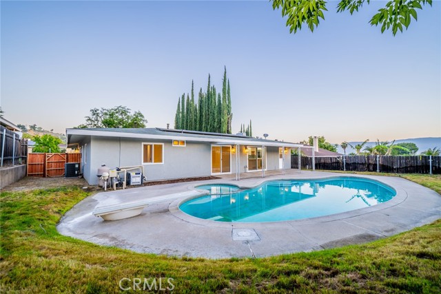 Detail Gallery Image 1 of 20 For 11595 Poplar St, Loma Linda,  CA 92354 - 4 Beds | 2 Baths