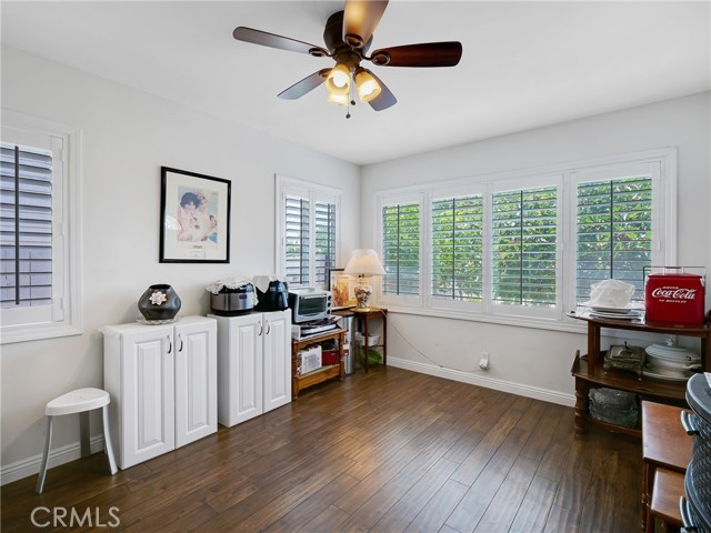 401 E Cherry Avenue, Monrovia CA: https://media.crmls.org/medias/f5d34e35-e6c3-4011-af58-13bd638cb681.jpg