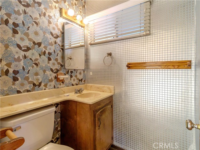 Detail Gallery Image 3 of 27 For 8815 San Vicente, Riverside,  CA 92503 - 3 Beds | 2 Baths