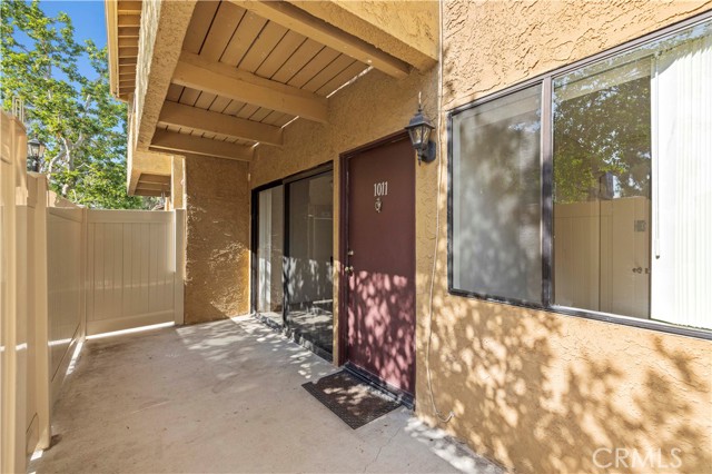 18752 Mandan Street, Canyon Country CA: https://media.crmls.org/medias/f5d406ad-25f4-4a48-8bf2-ea802a273d0f.jpg