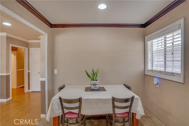 2304 W Flower Avenue, Fullerton CA: https://media.crmls.org/medias/f5d4cc33-bfb1-4294-81f3-81fa722f275a.jpg