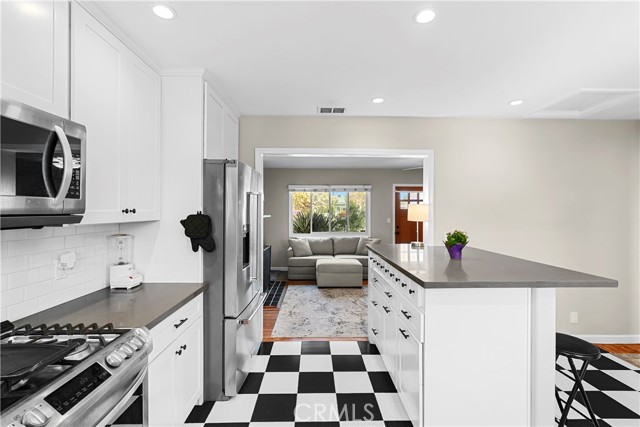 744 N Russell Drive, Orange CA: https://media.crmls.org/medias/f5d52398-68c5-4567-b3f2-8df71dac805c.jpg
