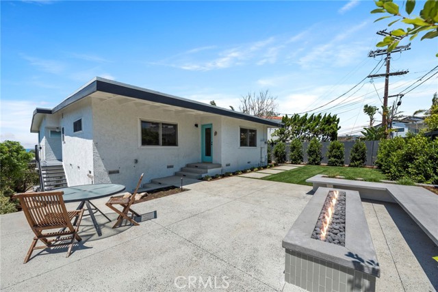 Detail Gallery Image 12 of 29 For 7512 Rindge Ave, Playa Del Rey,  CA 90293 - 3 Beds | 3 Baths