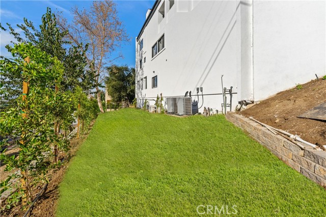 23625 Summit Drive, Calabasas CA: https://media.crmls.org/medias/f5d89d67-e977-4970-bcc1-069f76eeaddd.jpg