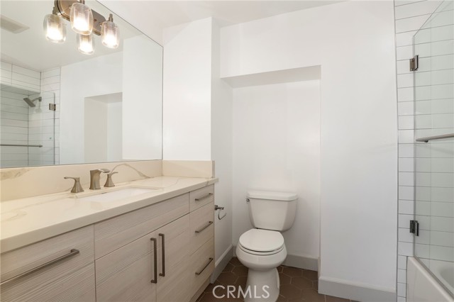 Detail Gallery Image 34 of 46 For 2400 Glendale Ct, Los Angeles,  CA 90039 - 3 Beds | 3 Baths