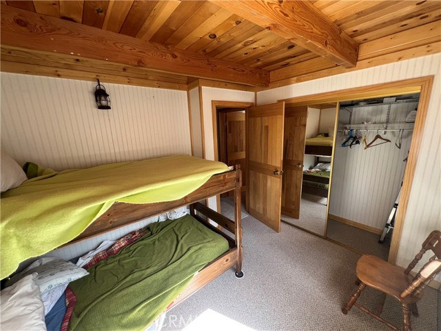 1136 Eagle Mountain Drive, Big Bear City CA: https://media.crmls.org/medias/f5d9142b-abc2-447c-b11f-db47d18b7dac.jpg
