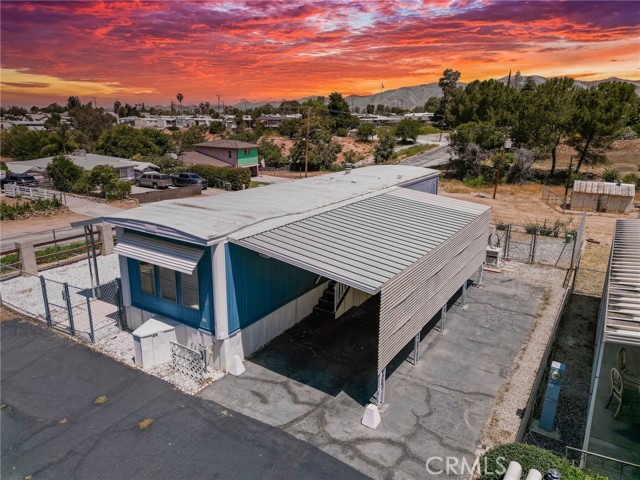 12995 6th, Yucaipa CA: https://media.crmls.org/medias/f5d9580e-42a1-4e01-acfb-68f451ff2e17.jpg